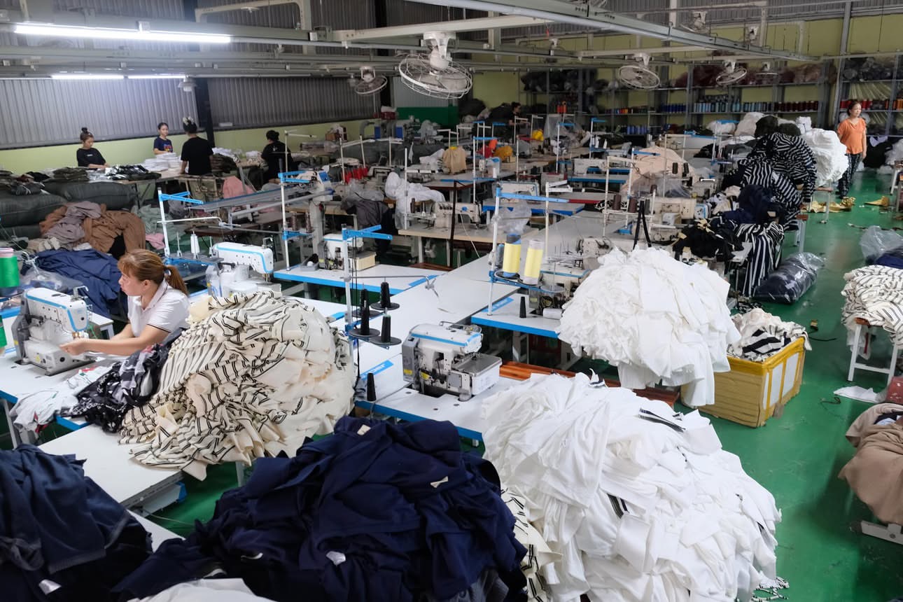 Xưởng Áo Thun Say Happy – 13 Năm Kinh Nghiệm Sản Xuất & Bỏ Sỉ Cho Local Brand