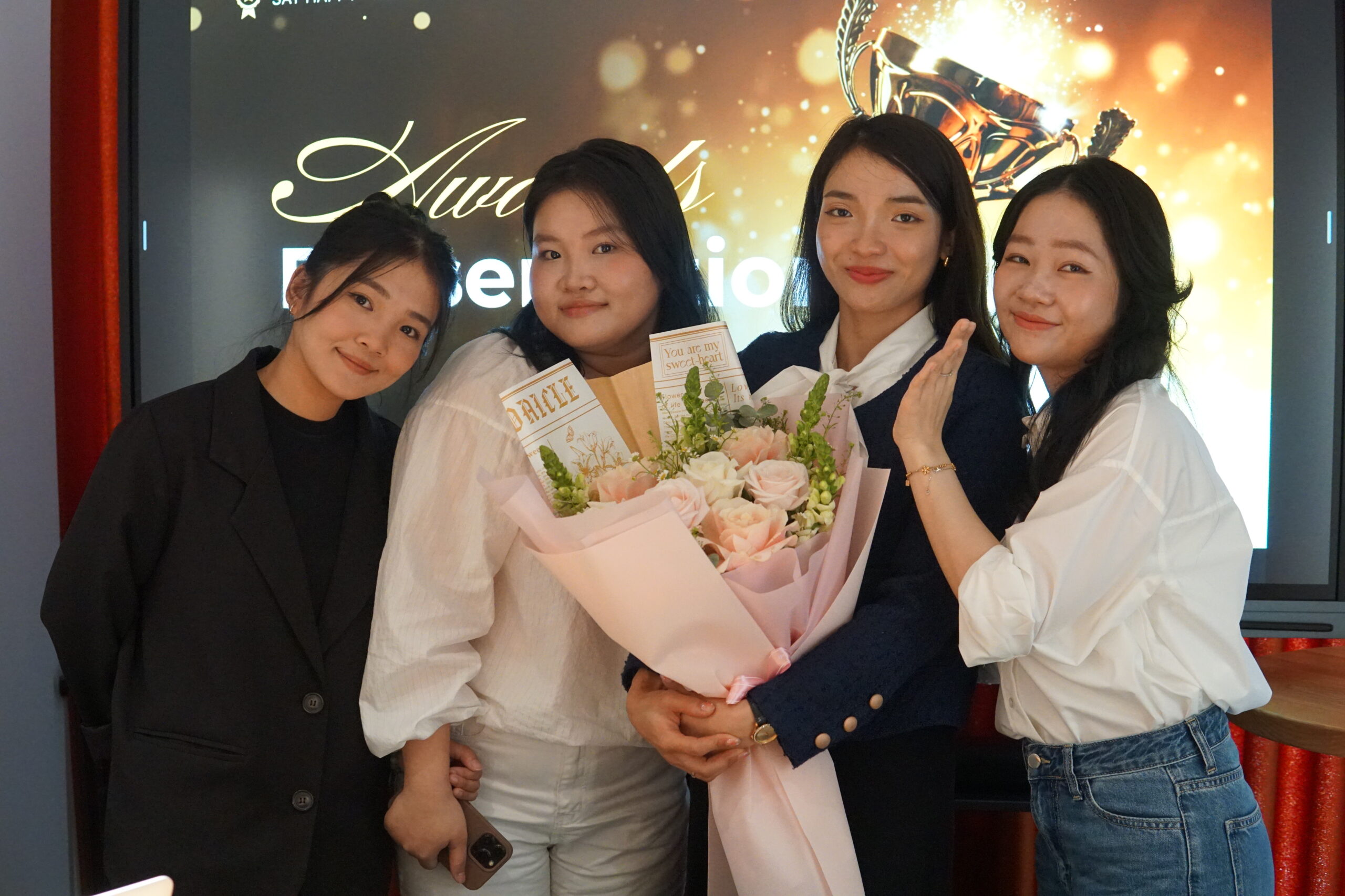 SAY HAPPY – NHÌN LẠI 2025, MỘT NĂM CỦA SỰ TIN TƯỞNG, ĐỒNG HÀNH VÀ CON NGƯỜI